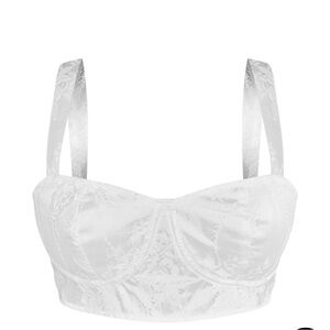 Brand new embroidered cup detail bralet